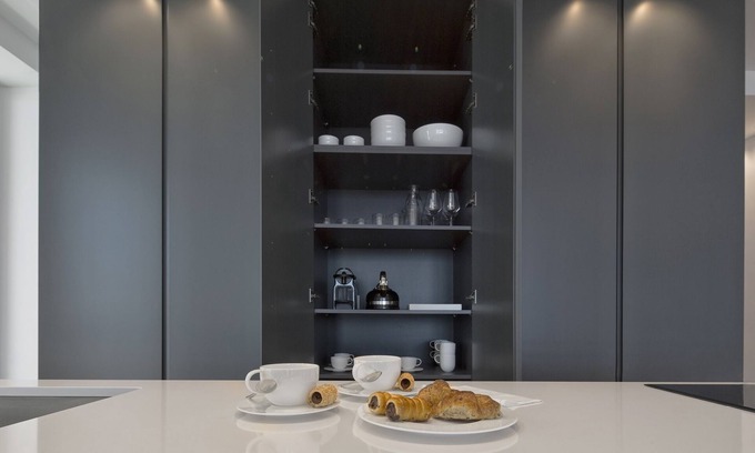 Riccione Apartment | Wonderful first-row apartment with bay window overlooking the sea.