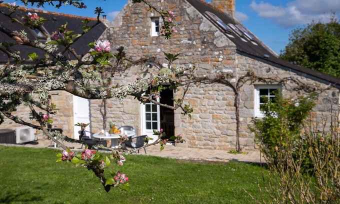 Loctudy House | Wonderful private villa for 4 guests with WIFI, TV, terrace and pets allowed