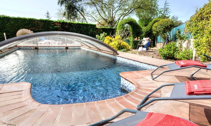 Can Carbonell House | Wonderful private villa for 6 people with WIFI, private pool, TV, terrace, pets allowed and park.