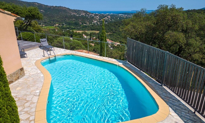 Bormes-Les-Mimosas Villa | Wonderful private villa for 6 people with A/C, private pool, WIFI, TV, terrace and parking