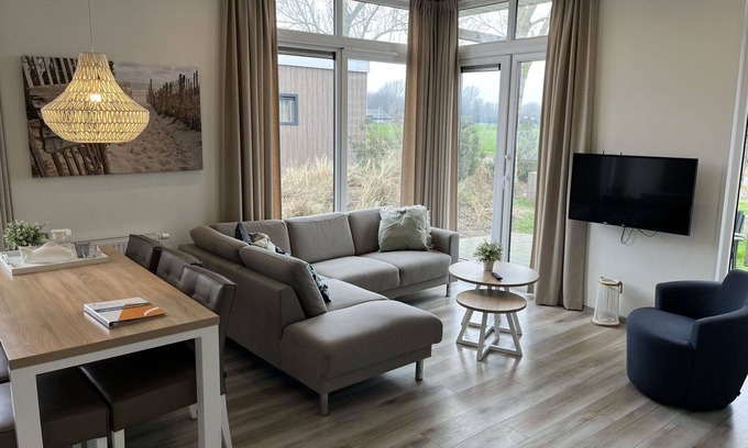 Municipality of Hellevoetsluis House | Wonderful private villa for 6 guests with WIFI, TV and terrace