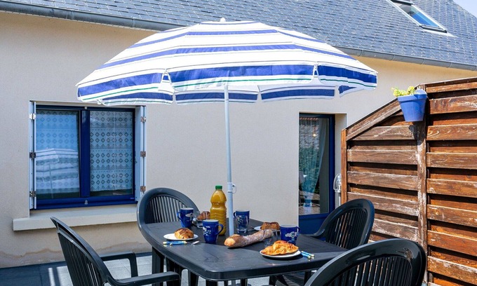 Plounevez-Lochrist House | Wonderful private villa for 4 guests with WIFI, TV, terrace and parking