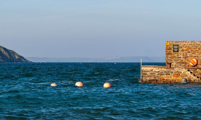 Gorran Haven House | Wonderful private villa for 6 guests with WIFI, TV and patio