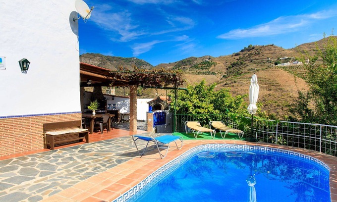 Almunecar Villa | Wonderful private villa for 4 guests with private pool, WIFI, TV, terrace and pets allowed
