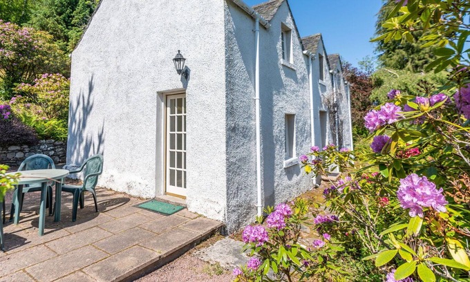 Lewiston House | Wonderful private villa for 4 guests with WIFI, TV, pets allowed and parking