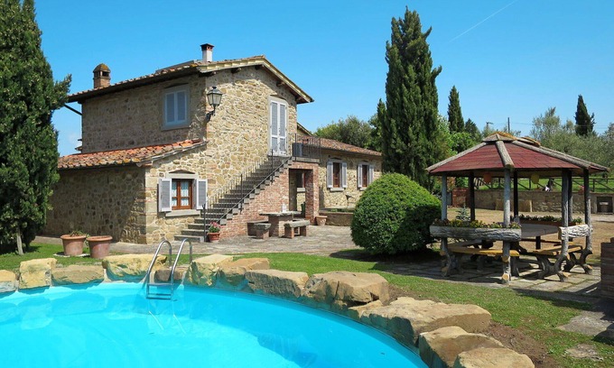 Oliveto Villa | Wonderful private villa for 8 guests with private pool, WIFI, TV, patio and pets allowed