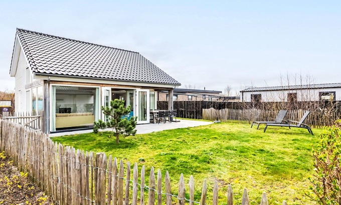 Renesse Villa | Wonderful private villa for 6 guests with WIFI, TV and terrace