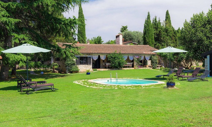 Zambratija Villa | Wonderful private villa for 8 people with private pool, A/C, WIFI, TV, terrace and pets allowed