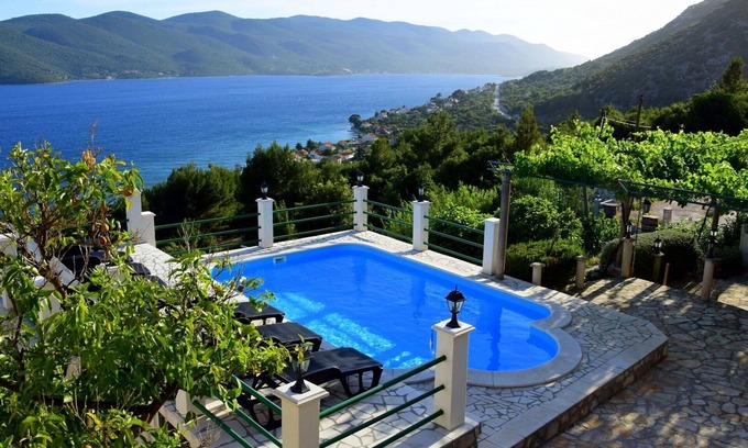 Cove Tri Zala (Zrnovo) Villa | Wonderful private villa for 8 guests with private pool, A/C, WIFI, TV, terrace and pets allowed