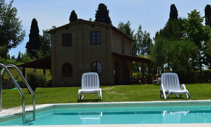 Ponte di Gabbiano Villa | Wonderful private villa with WIFI, private pool, A/C, TV, veranda, panoramic view, close to Siena