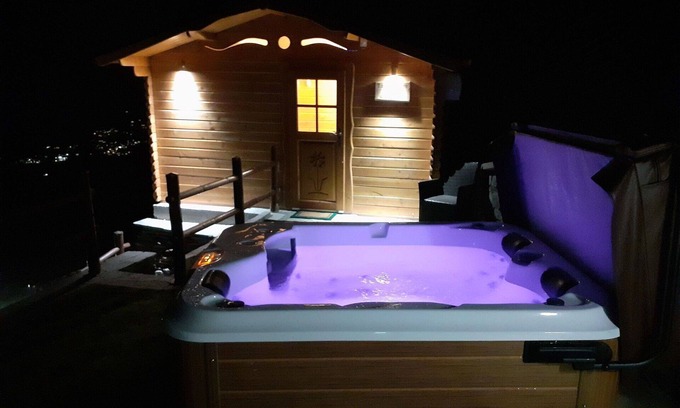 Sorico House | Wonderful private villa for 4 people with hot tub, TV, patio and pets allowed