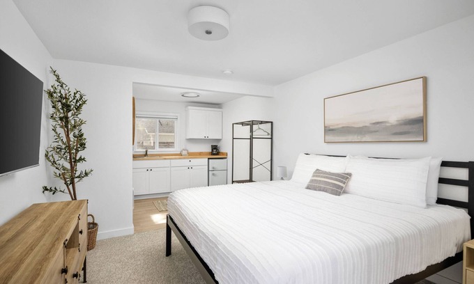 Manzanita Condo | Wonderful Rockaway Location, *Pet Friendly*, Newly Remodeled, Walk to Beach and Downtown, Unit 2