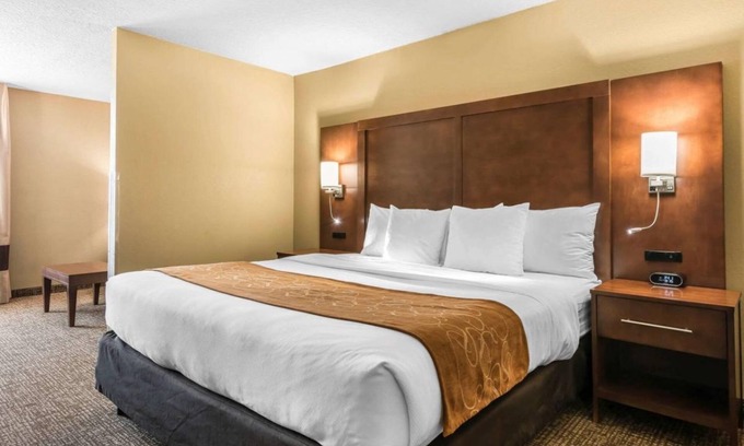 Southside Hotel | Wonderful Stay! 1 Gorgeous Unit, Pool, Breakfast, Parking, Close to Attractions.