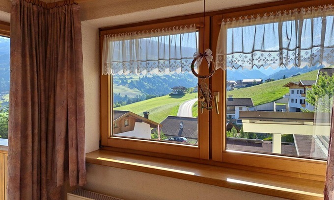 Hainzenberg House | Wonderful villa for 12 people with TV and balcony