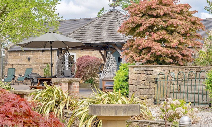 Tansley House | Wonderful villa for 2 guests with WIFI and parking