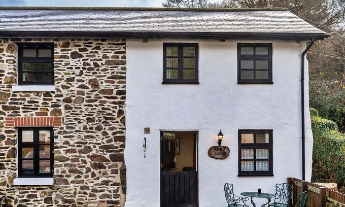 Heligan House | Wonderful villa for 6 people with WIFI, terrace, pets allowed and parking
