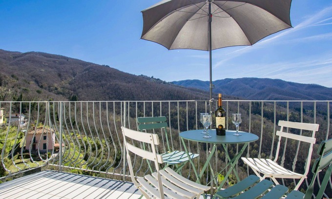 Casoli House | Wonderful villa for 6 guests with private pool, WIFI, TV, terrace and pets allowed