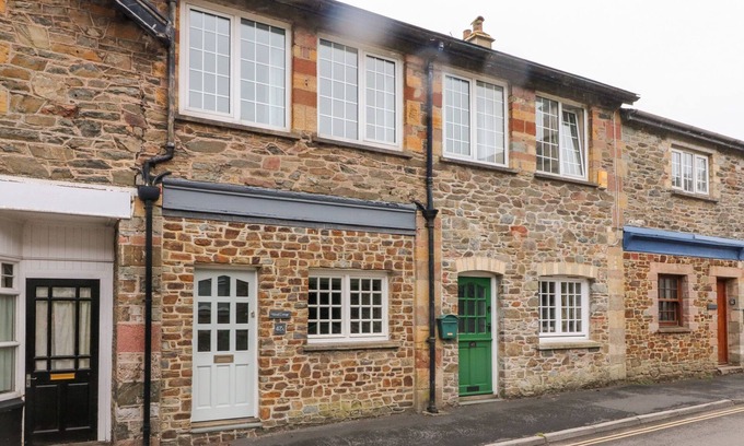 Lynton House | WOOD COTTAGE, pet friendly, character holiday cottage in Lynton