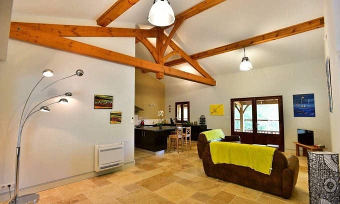 Les Artigues-de-Lussac House | Wood house in the heart of nature