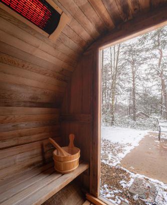 Hico House | Wooded Circle - Barrel sauna, hot tub, fire pit