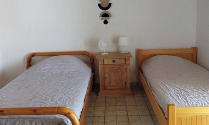 Kineta House | Wooden house next to the sea