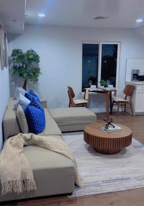 Woodland Hills Apartment | Woodland Hills 1 Bedroom Getaway