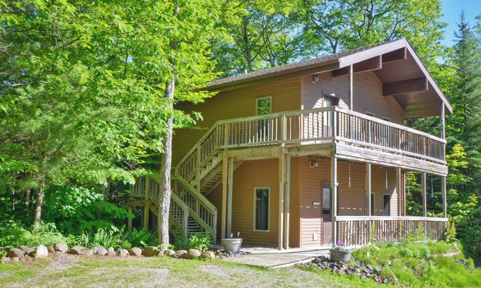 Bayfield Apartment | Woodland Lodging | Cozy Forest Apartment