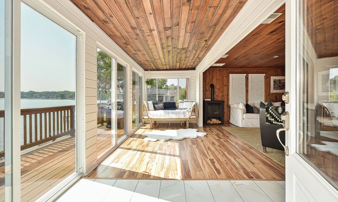 Brighton House | Woodland Shores: A Holiday A Getaway Like No Other! Vacation Awaits with Hot Tub on Woodland Lake!
