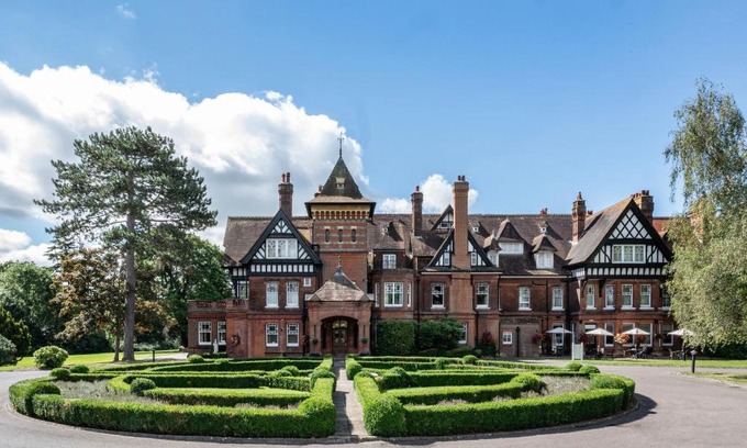 Cobham Hotel | Woodlands Park Hotel