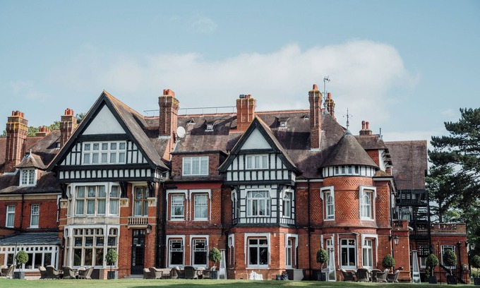 Cobham Hotel | Woodlands Park Hotel