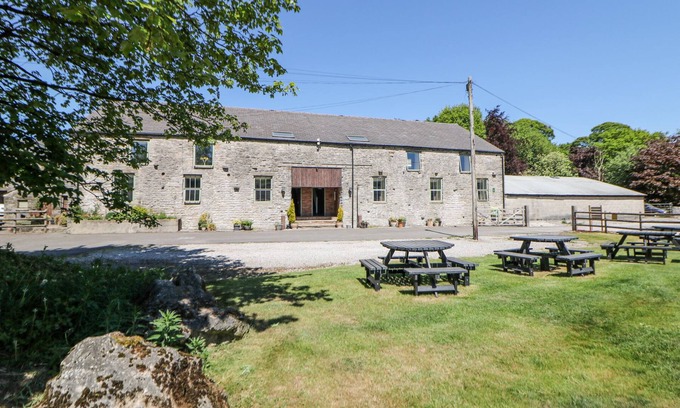 Buxton Cottage | WOODLANDS, pet friendly, character holiday cottage in Buxton