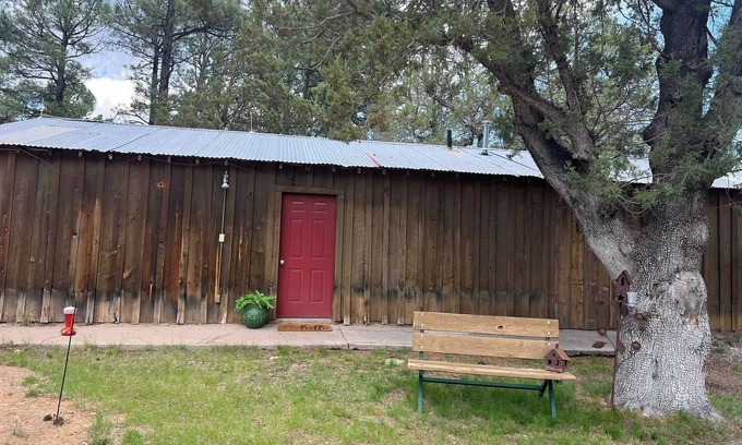 Mayhill Cabin | Woodpecker Cabin