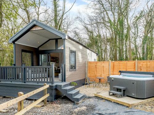 Alderbury House | Woodpecker Lodge-Ukc5156