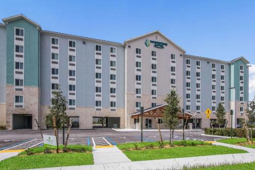 Ludlam Hotel | WoodSpring Suites Doral Miami Airport