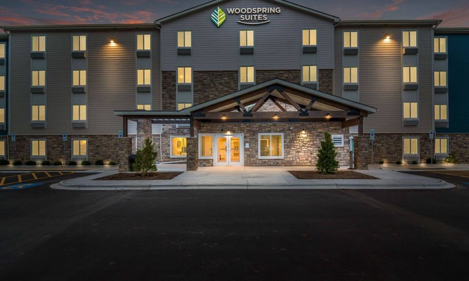 Fort Mill Hotel | WoodSpring Suites Fort Mill