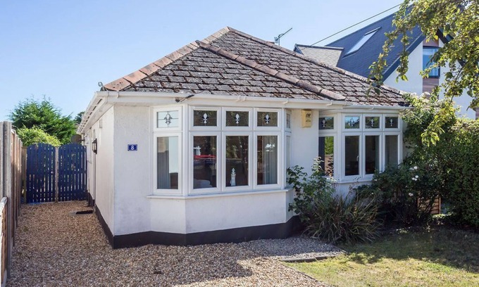 Poole House | Woodstock - Short Drive to Sandbanks Beach