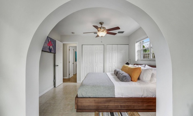 South Corals House | Work & Play Retreat. Private Office. 1GB Internet
