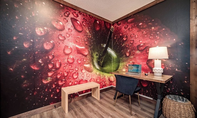 Prescott Hotel | Work & Stay | Free Parking | Simple Comfort