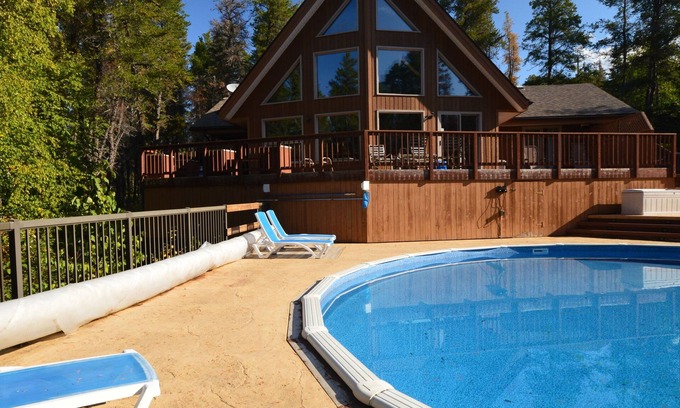 Lester Beach Cottage | World Class executive Cottage with pool/hot tub near Grand Beach & Lake Winnipeg