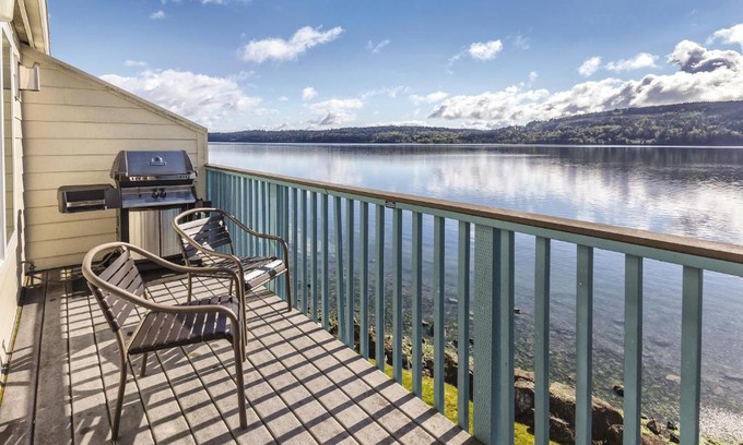 Adelma Beach Resort | WorldMark Discovery Bay