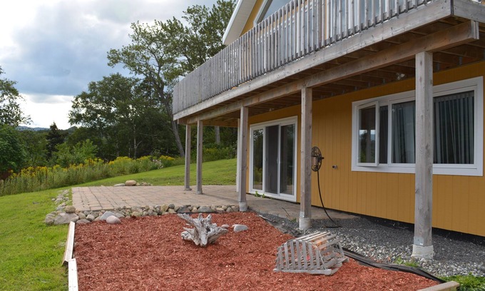 Ingonish Beach House | Wow! 300 feet frontage on the ocean!