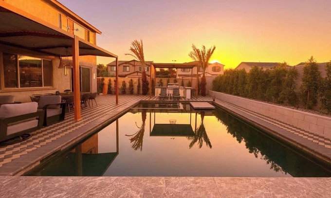 Coachella House | WOW! 7 bedrooms! 10 beds! Villa Secreta
