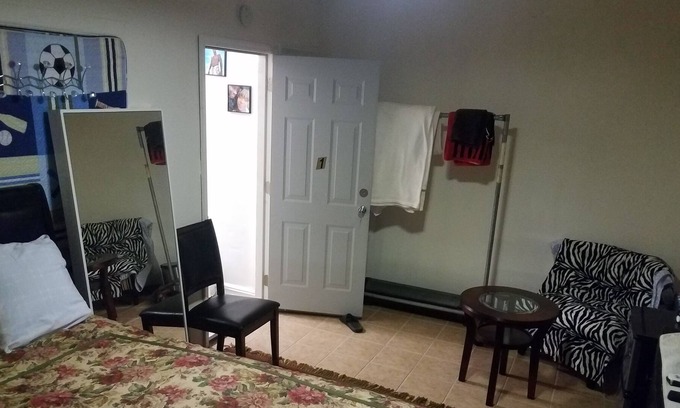 East Flatbush House | Wow! Nice room great location 30 minutes to Manhattan