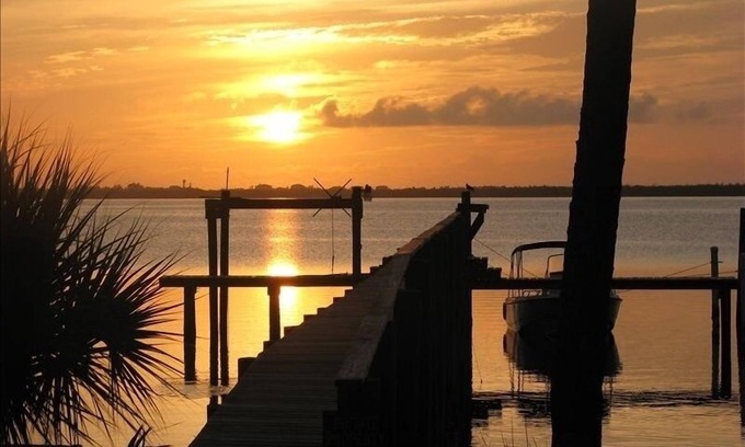 Sebastian House | Wow! Right on the Intracoastal Waterway + Boat Dock - Direct Waterfront Property