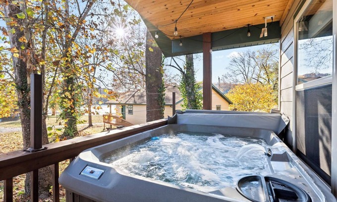 Branson Cabin | Wren Cabin - Private Hot Tub, Fireplace, and Lake View