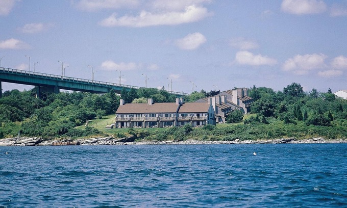 Jamestown Condo | Wyndham Newport Overlook | Four 2BR/2BA Suites