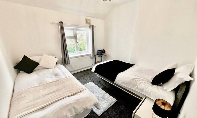 Watford Apartment | xcusive properties ltd