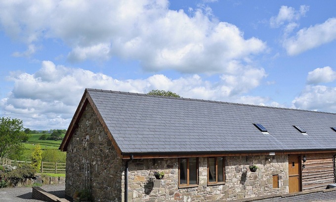 Welshpool Cottage | Y Dderwen at Brynglas Farm