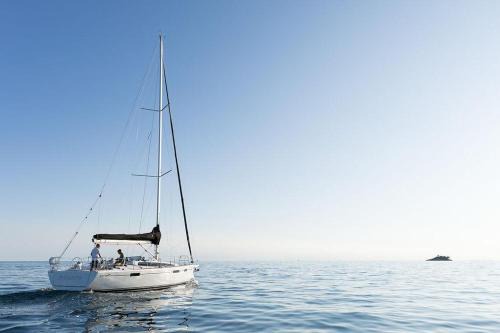 Rovinj Boat Rental | Yacht Z6 Dolcevita
