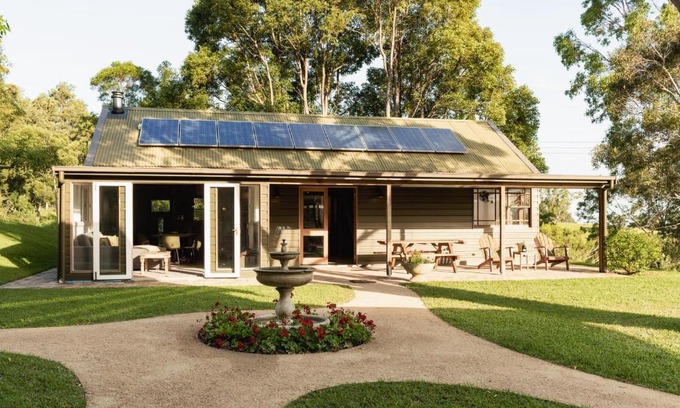 Jaspers Brush House | Yarrawong The Barn near Berry